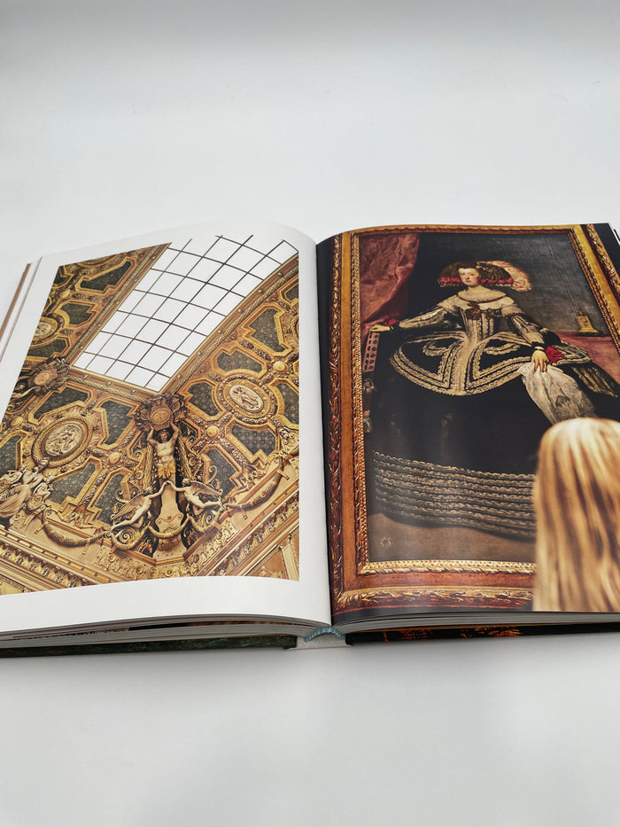 PAIRS CHIC BOOK