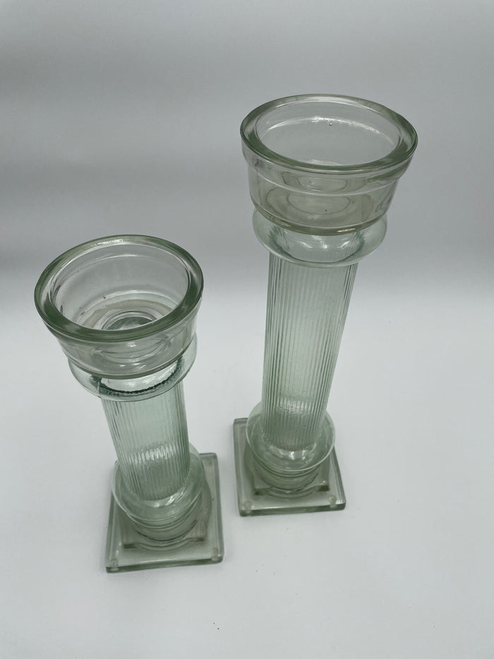 SET OF 2 CANDLE HOLDERS GLASS RIBBED