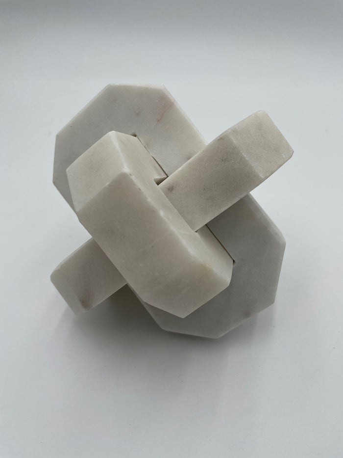 WHITE GEOMETRIC MARBLE KNOT