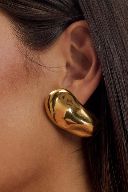 Alicia Horizontal Earrings Gold