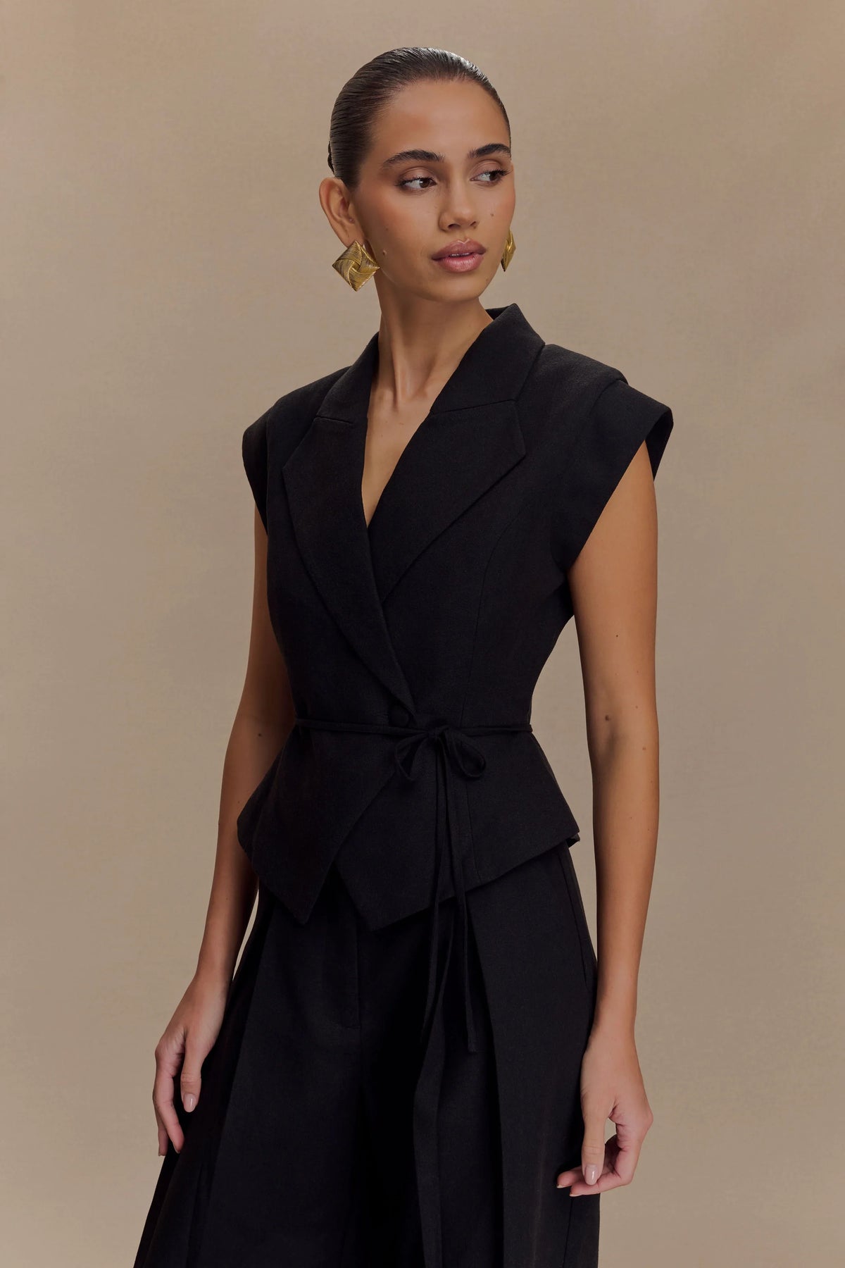 Andina Shortsleeve Linen Top Black