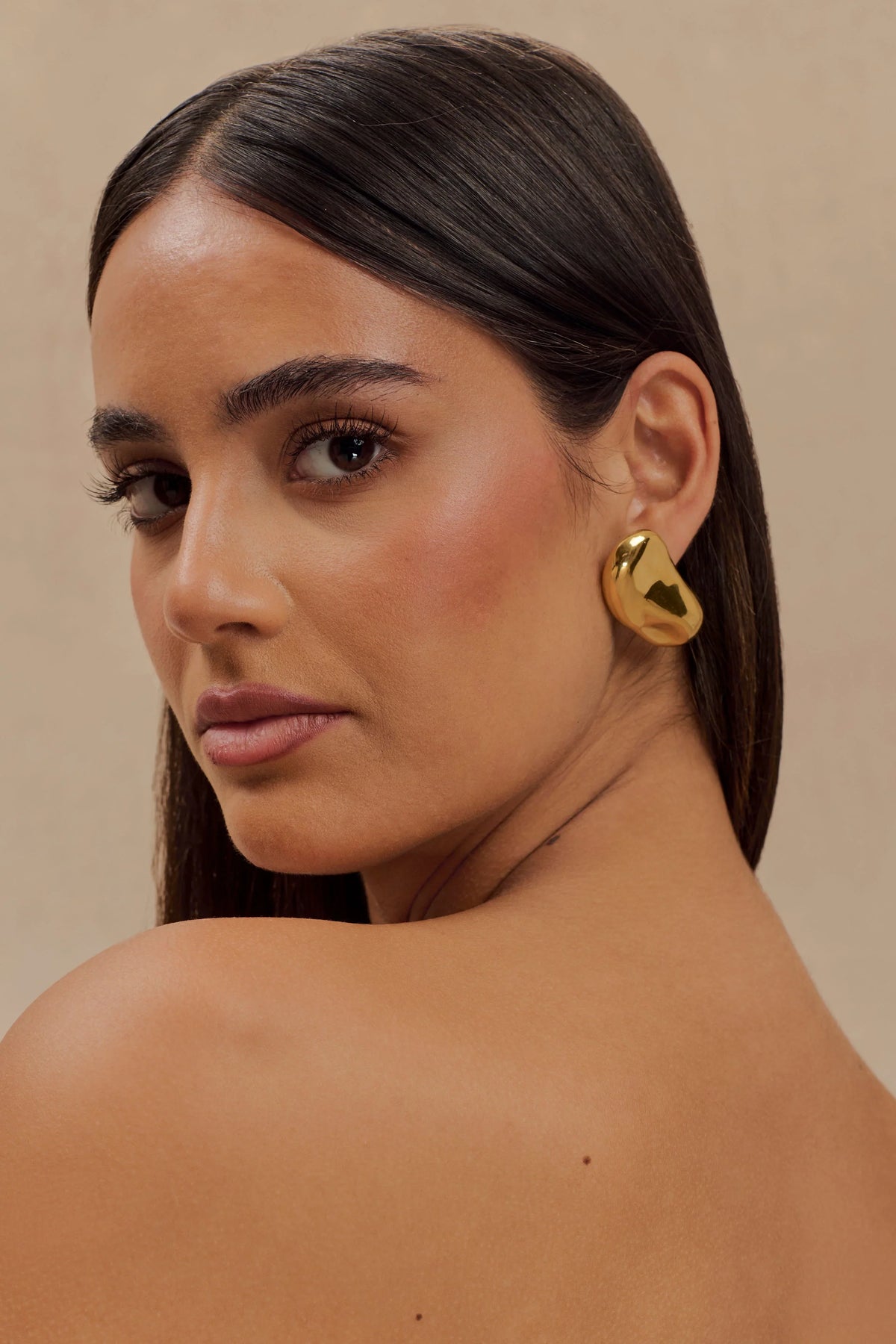 Alicia Horizontal Earrings Gold