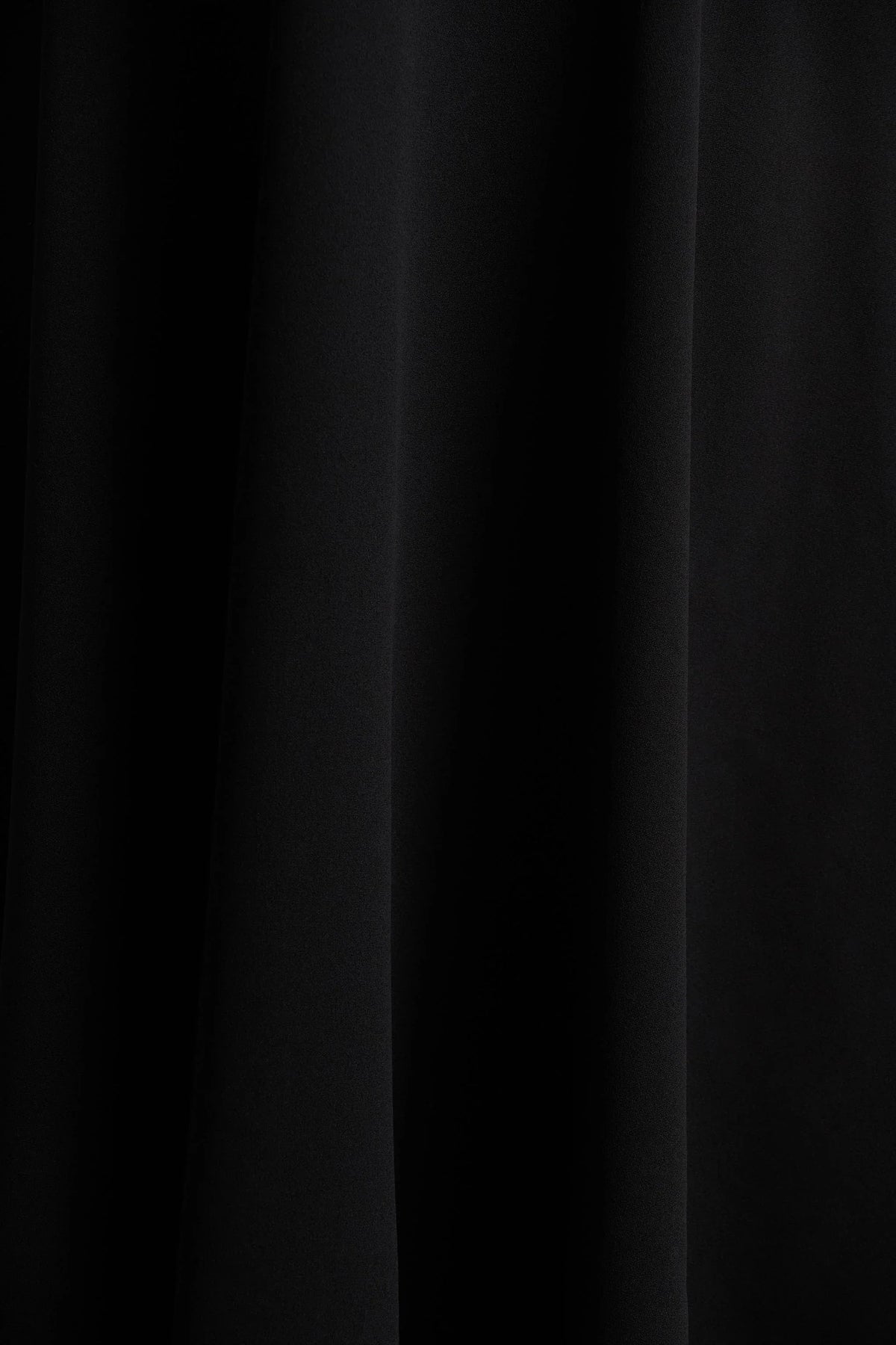 Andromeda Black Sweetheart Neck Midi Dress