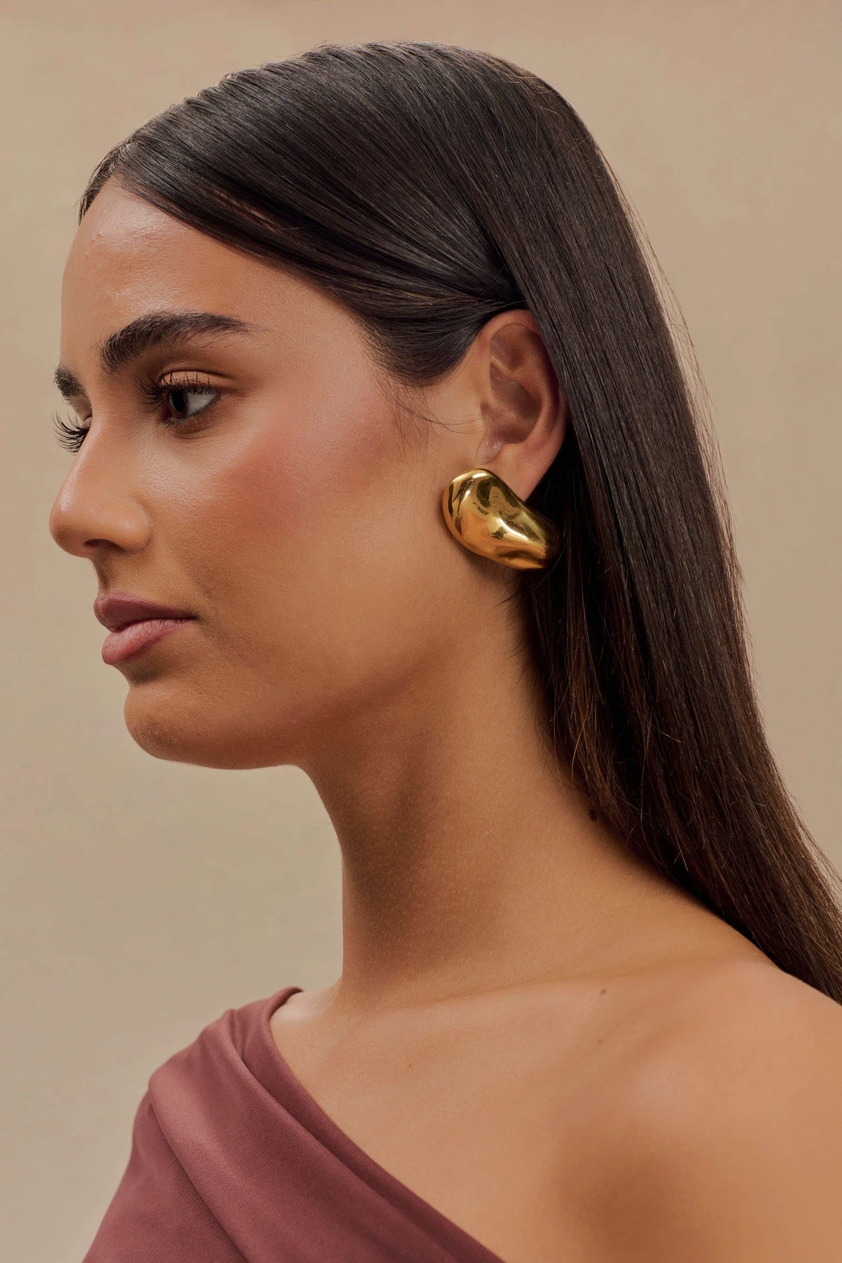 Alicia Horizontal Earrings Gold