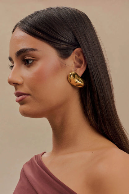 Alicia Horizontal Earrings Gold