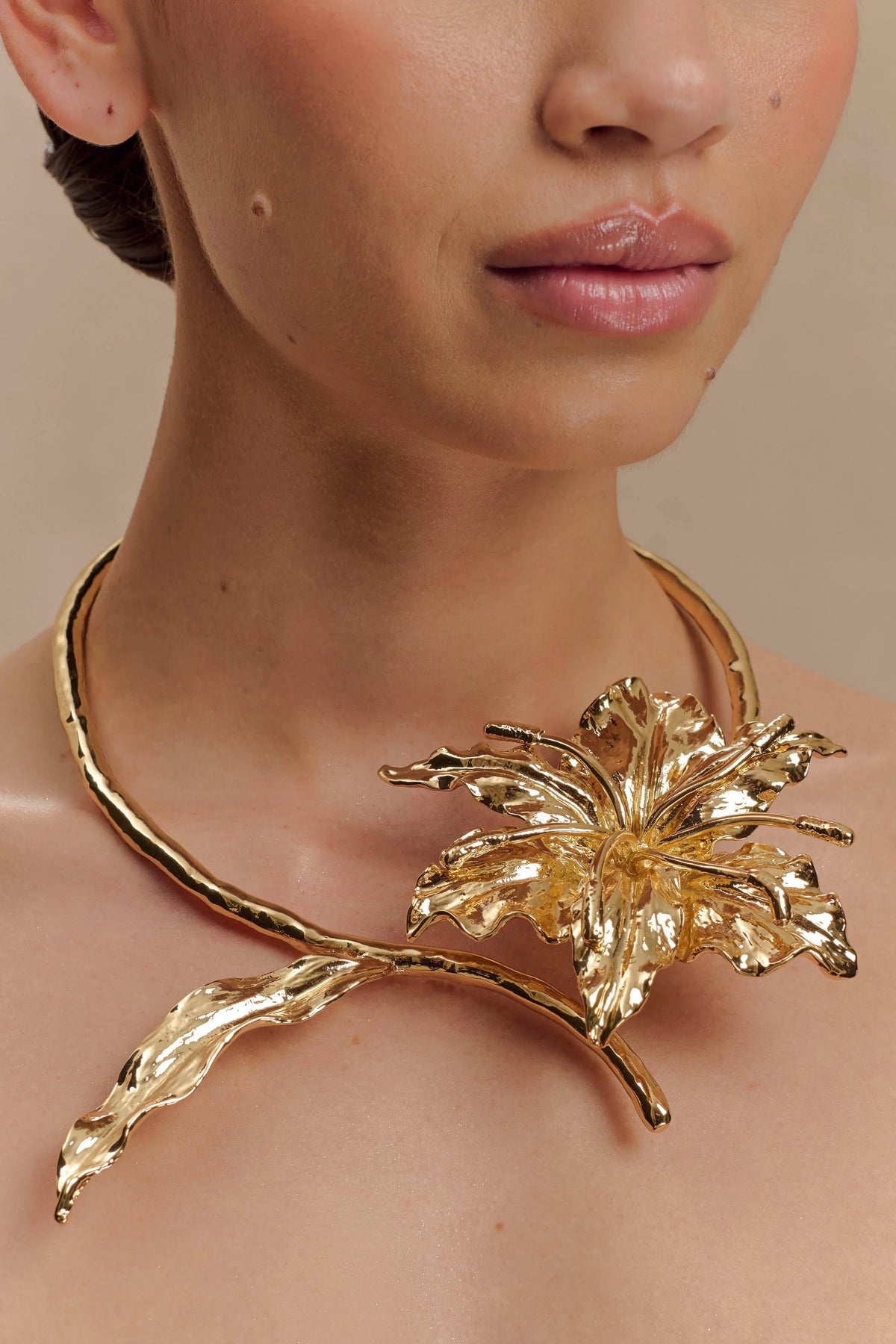 Allona Floral Choker Gold
