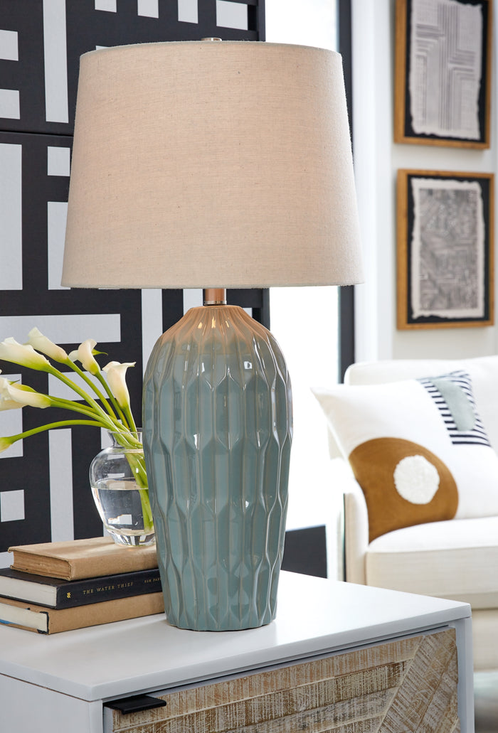 Ashley Hadbury Table Lamp (Set of 2)