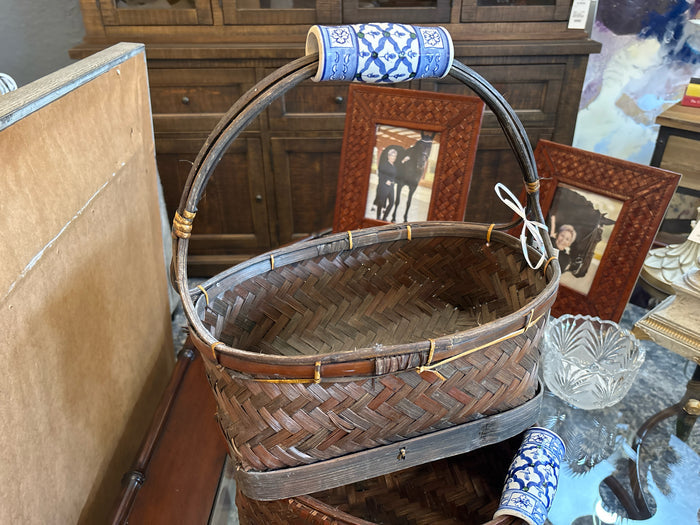BASKET WOVEN RATTAN W/ PORCELAIN BLUE/WHITE HANDLES