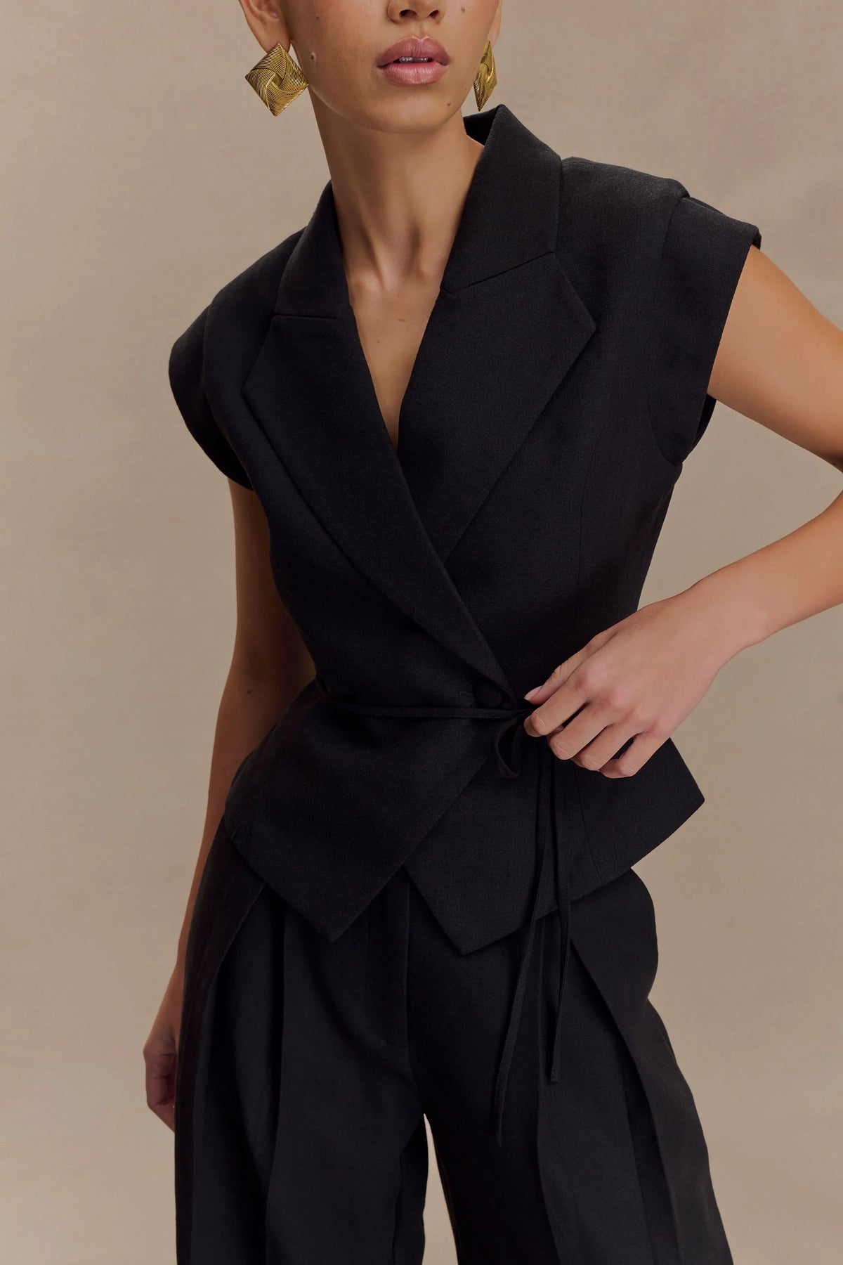 Andina Shortsleeve Linen Top Black