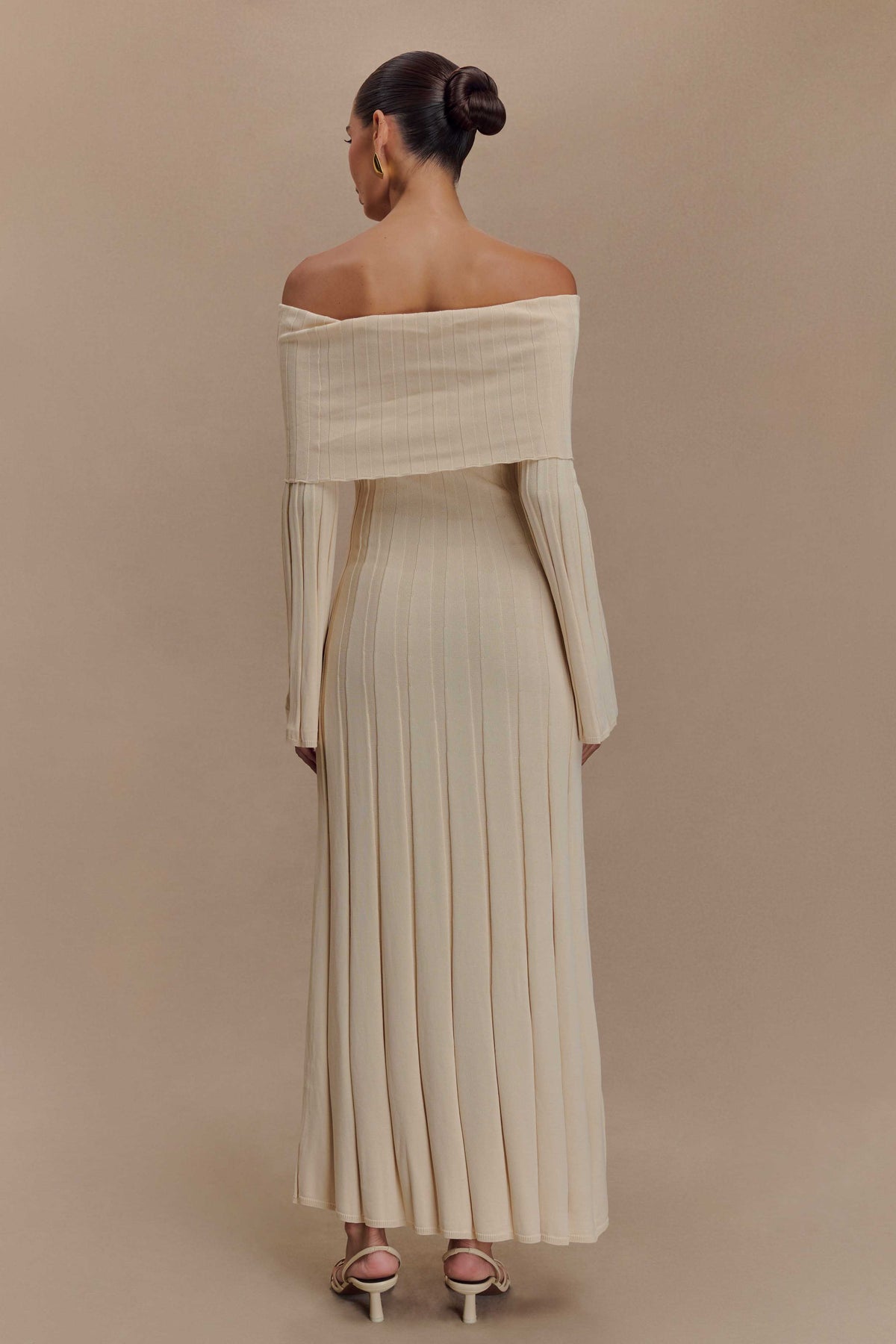 Alonza Long Sleeve Knit Midi Dress Cream