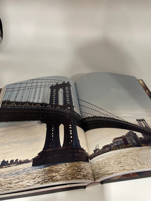 NEW YORK CHIC BOOK