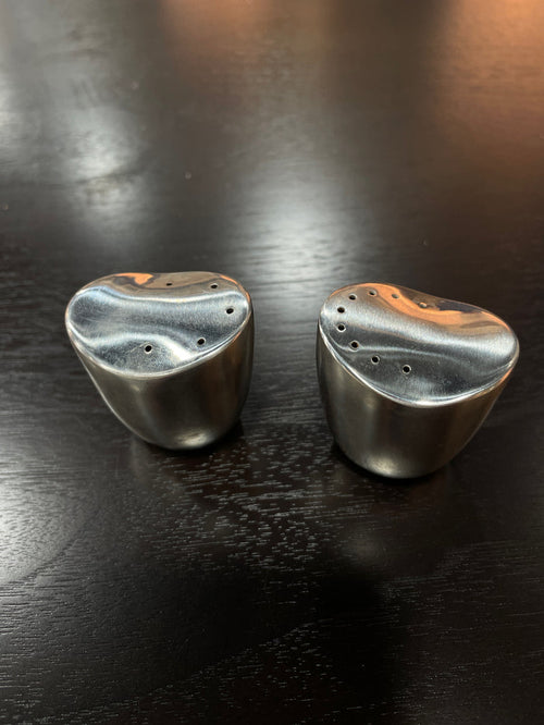 SALT AND PEPPER SHAKERS STAINLESS STEEL CURVED TOP
