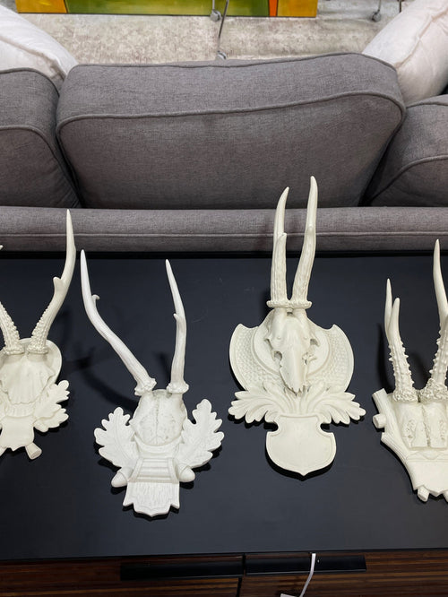 SUZANNE KASLER 4 PIECE WALL PLAQUE SET DEER SKULL AND ANTLERS