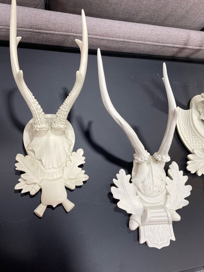 SUZANNE KASLER 4 PIECE WALL PLAQUE SET DEER SKULL AND ANTLERS
