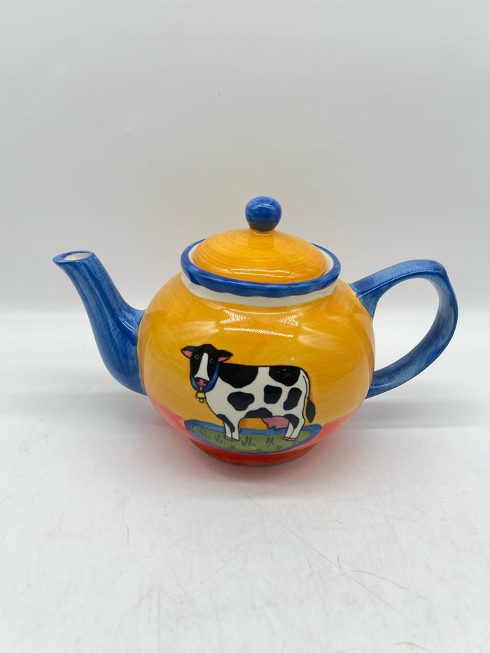 TEA POT HAND PAINTED COW DETAIL