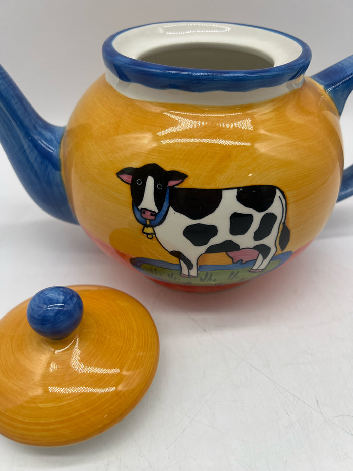 TEA POT HAND PAINTED COW DETAIL