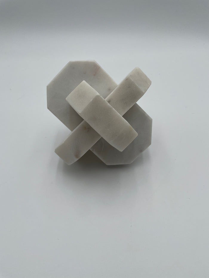 WHITE GEOMETRIC MARBLE KNOT
